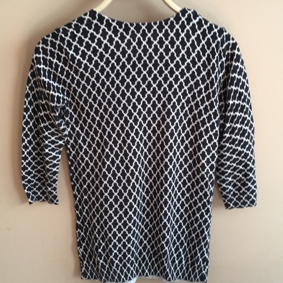 Classy Sweater with Three Quarter Length Sleeves - Picture 2 of 4